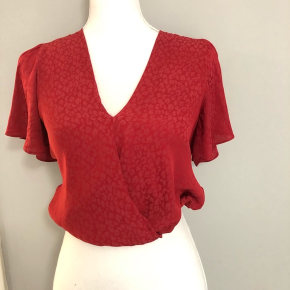 Beautiful burgundy top! - Picture 2 of 2